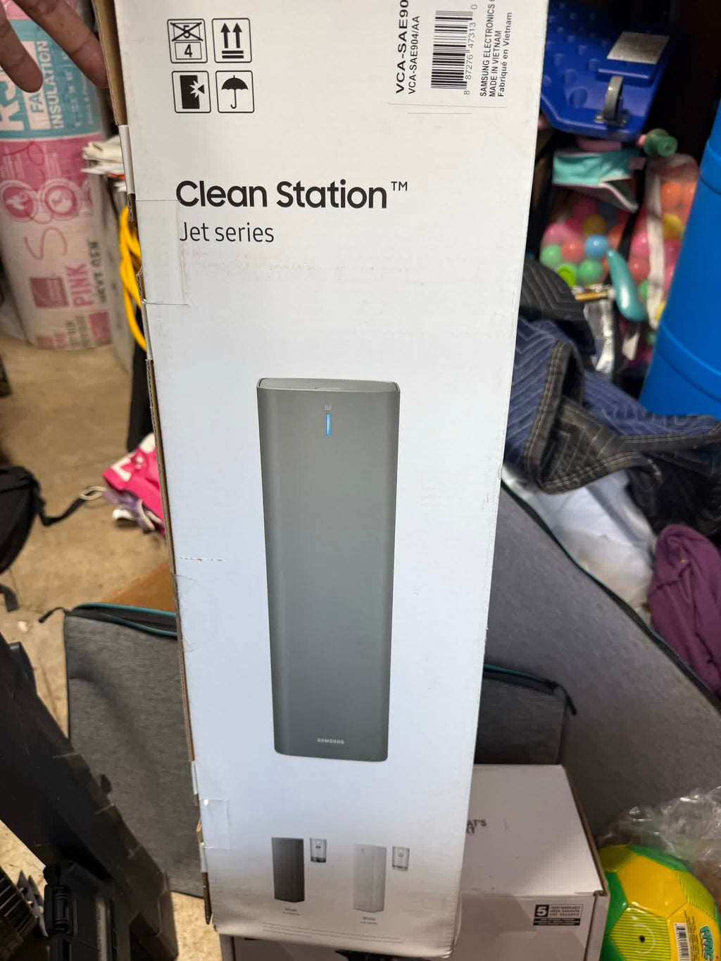 Samsung Clean Station box showing VCA-SAE904/AA model label