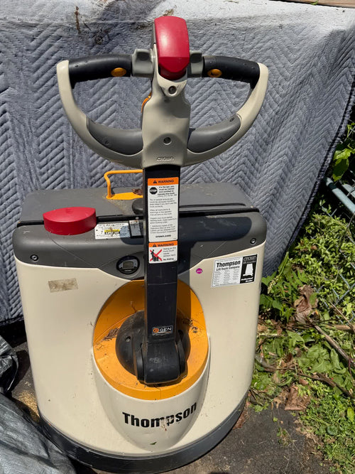 Crown WP 3000 Series electric pallet jack, front view with tiller head
