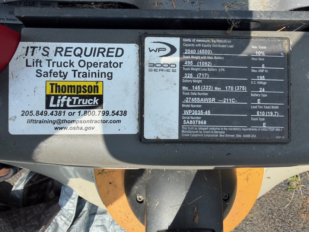 Crown WP3035-45 data plate with capacity and serial number