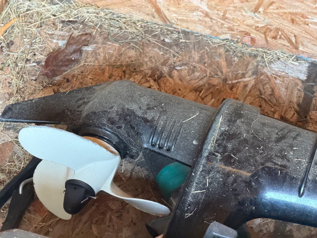 Small outboard propeller detail