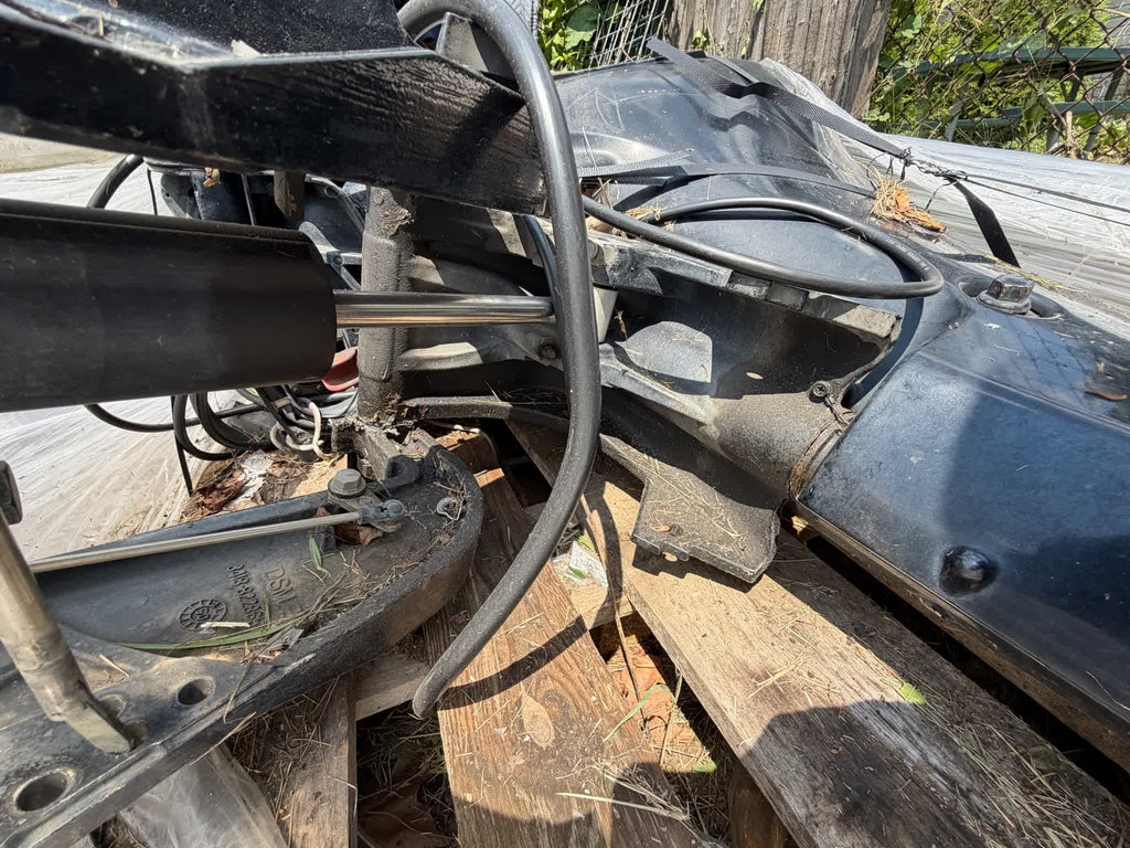 Mercury outboard midsection and mounting hardware