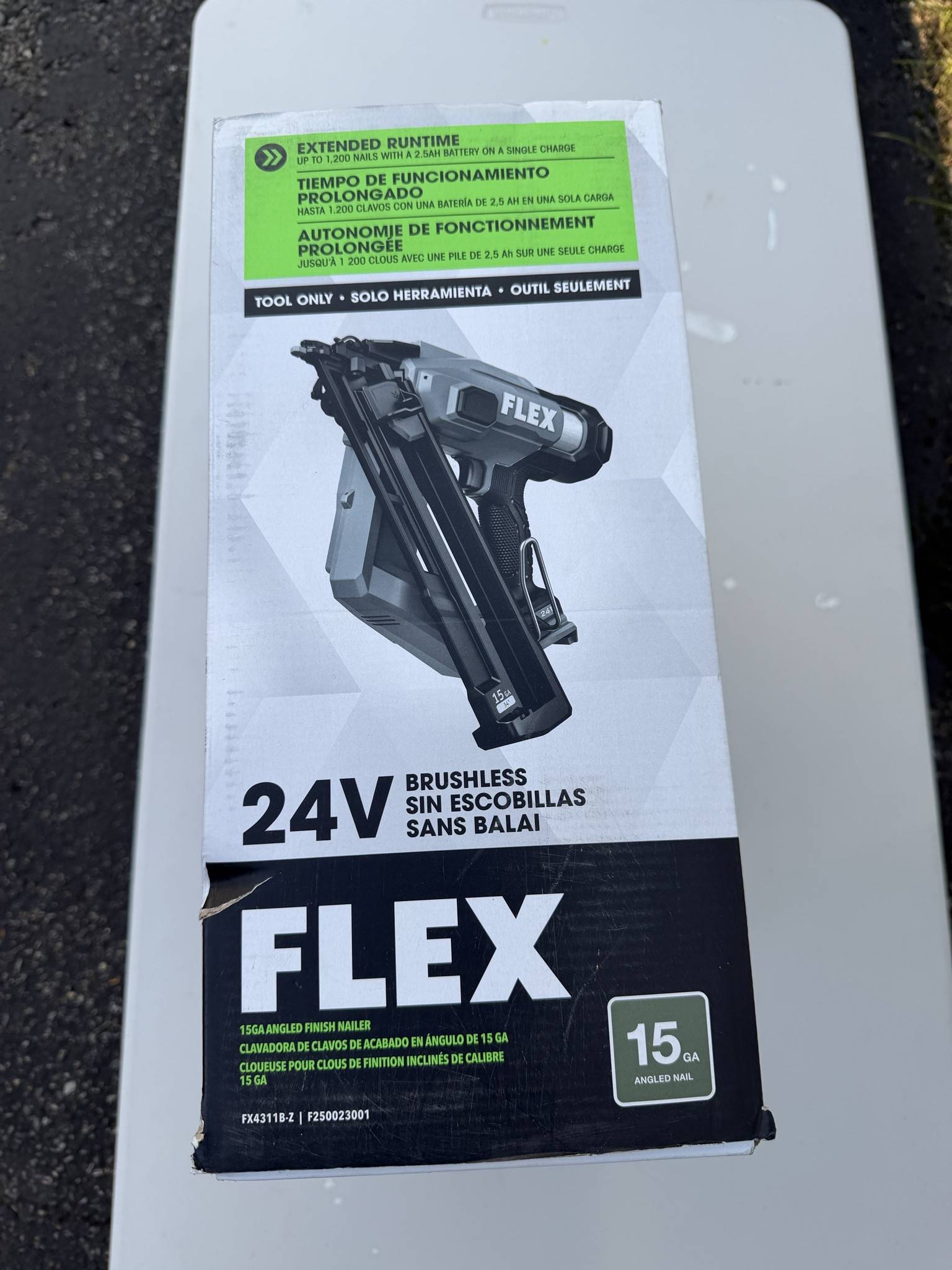 FLEX 24V finish nailer carton end panel alternate view showing edge damage